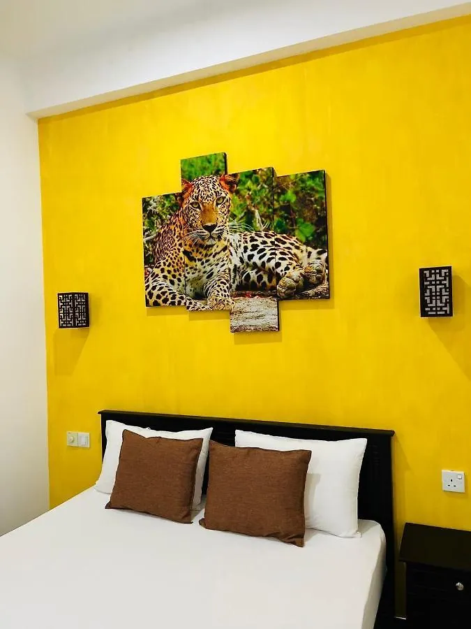 Funwhales Rest House Negombo
