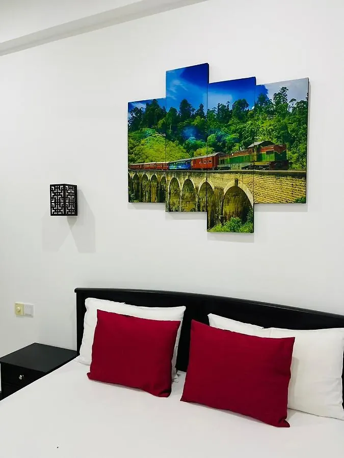 Funwhales Rest House Negombo 3*,