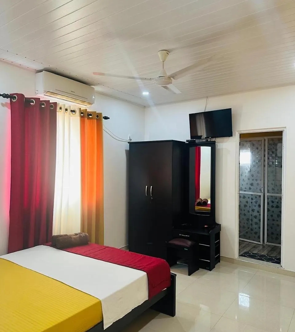 Funwhales Rest House Negombo 3*,  Sri Lanka