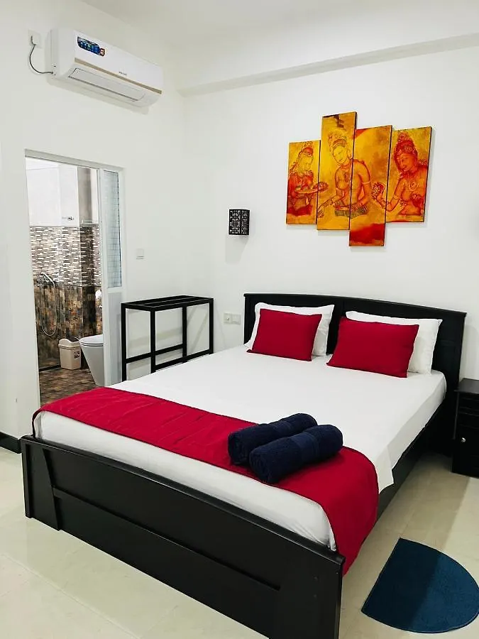 Funwhales Rest House Negombo Gasthuis